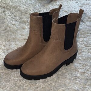 Old Navy Tan Ankle Boots